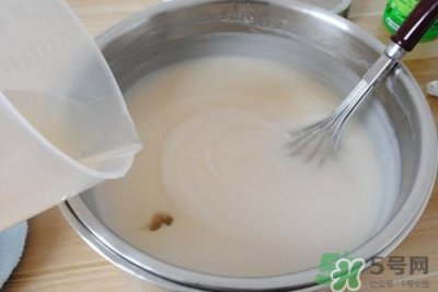 ​土豆汁弄到衣服上怎么洗?