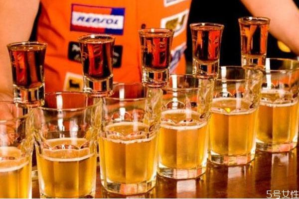 深水炸弹鸡尾酒度数 深水炸弹鸡尾酒容易醉吗