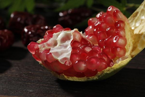 石榴多少钱一斤 石榴是什么季节成熟的 石榴多少钱一斤 石榴是什么季节成熟的