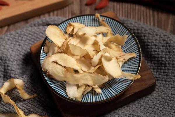 玉竹泡水喝用量是多少 玉竹泡水一次放多少 玉竹泡水喝用量是多少 玉竹泡水一次放多少