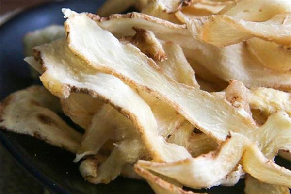 玉竹泡水喝用量是多少 玉竹泡水一次放多少 玉竹泡水喝用量是多少 玉竹泡水一次放多少