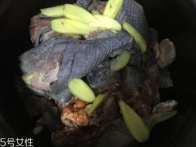 乌鸡下奶吗？乌鸡怎么吃下奶？