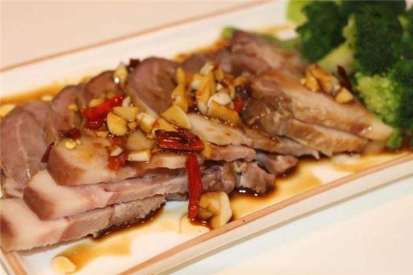 吃猪头肉会胖吗 猪头肉热量