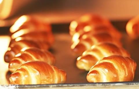 烤箱烤蛋糕的温度和时间 烤箱烤蛋糕小技巧