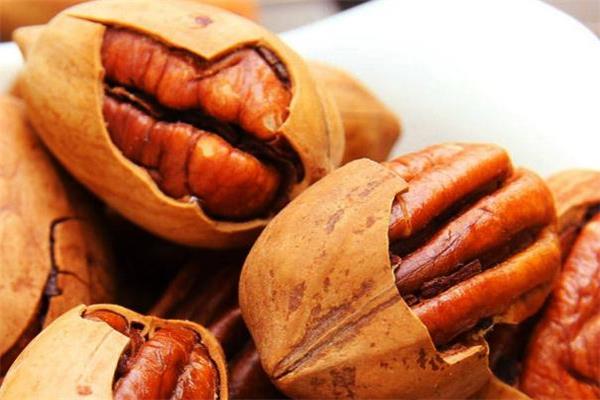 哺乳期吃碧根果回奶吗 产妇能吃碧根果吗