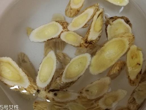 黄芪是什么味道？有点大豆味