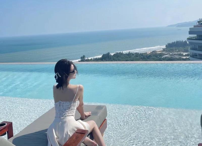  我出轨了我的男客户，还被我老公看到了