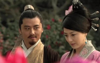 ​卢俊义的老婆贾氏为什么喜欢管家李固