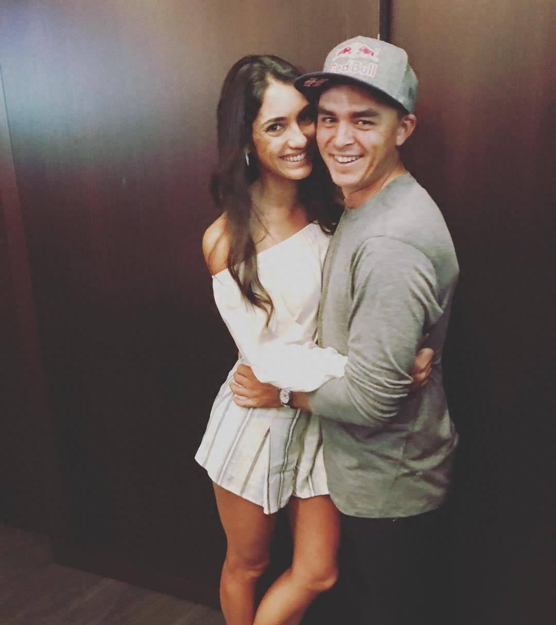 告别单身!福勒求婚成功 女友曾被誉撑杆跳女神