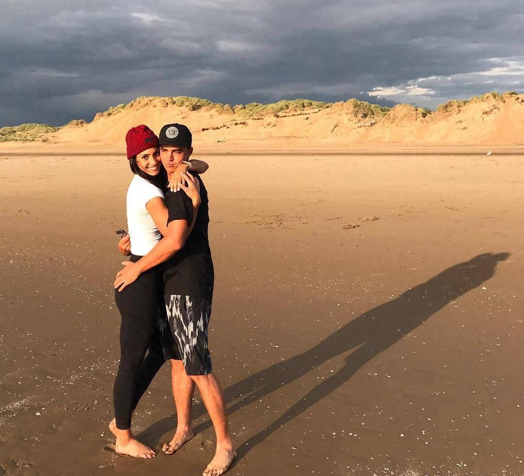 告别单身!福勒求婚成功 女友曾被誉撑杆跳女神