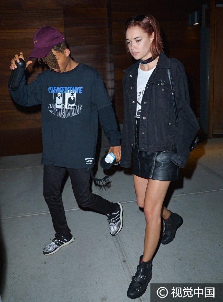 Baby别生气!贾登史密斯望女友似闹误会忙解释 Sarah冷脸不为所动