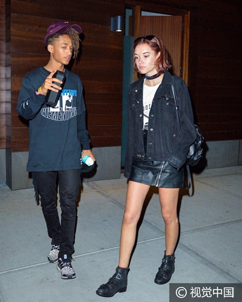 Baby别生气!贾登史密斯望女友似闹误会忙解释 Sarah冷脸不为所动