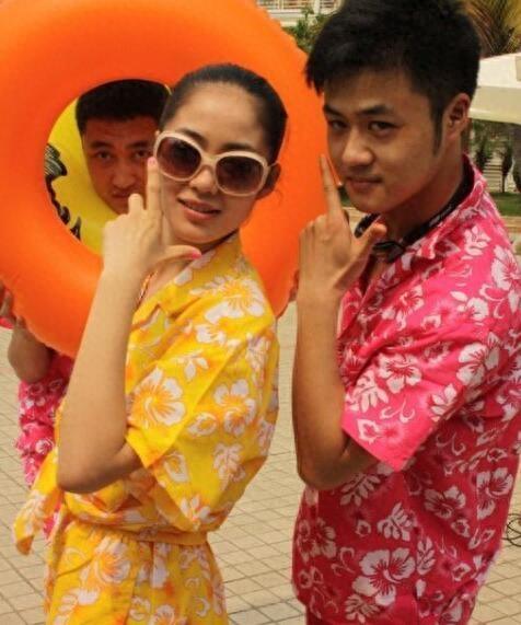 他是《乡爱》里最帅的男人,富二代女友太神秘,金鸿鸣近照曝光