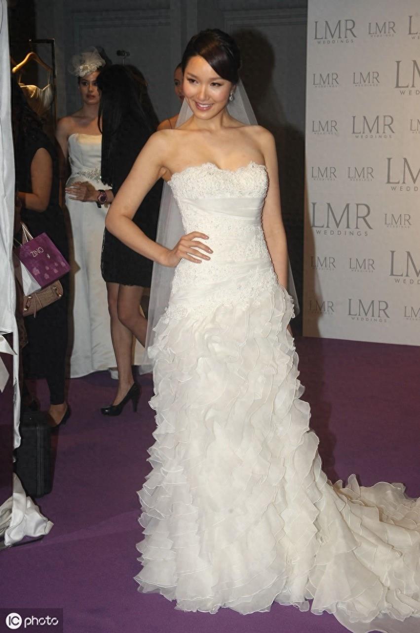 王祖蓝的老婆李亚男,有175厘米高