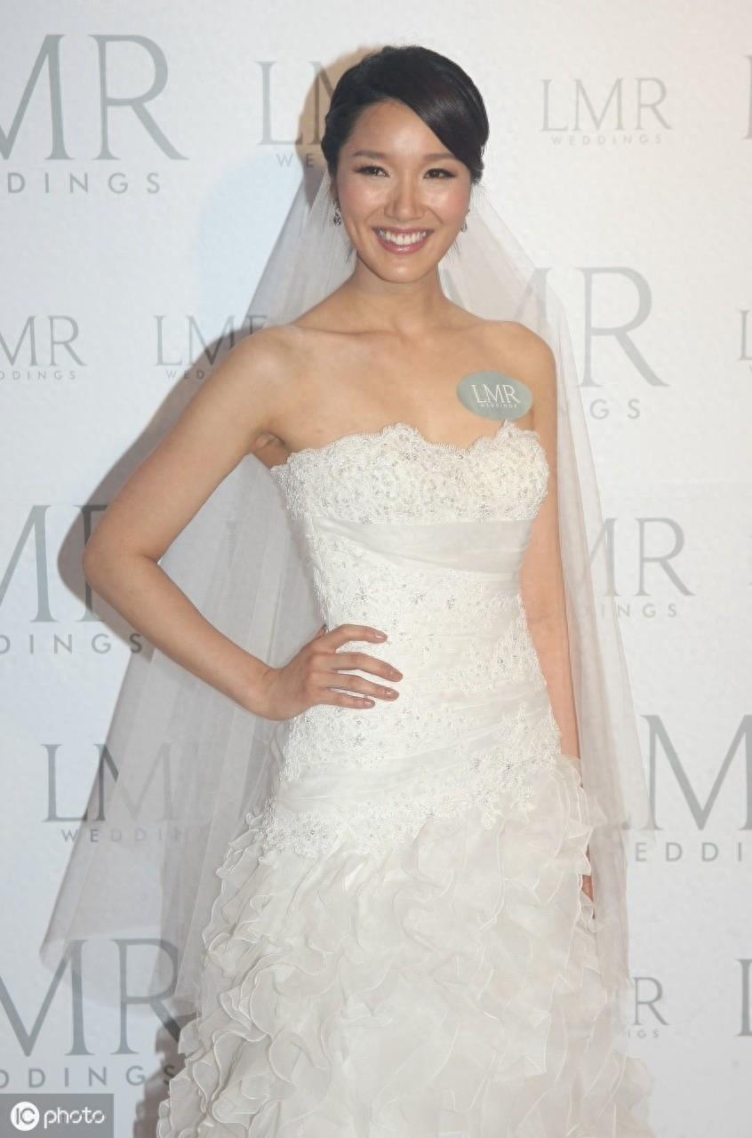 王祖蓝的老婆李亚男,有175厘米高