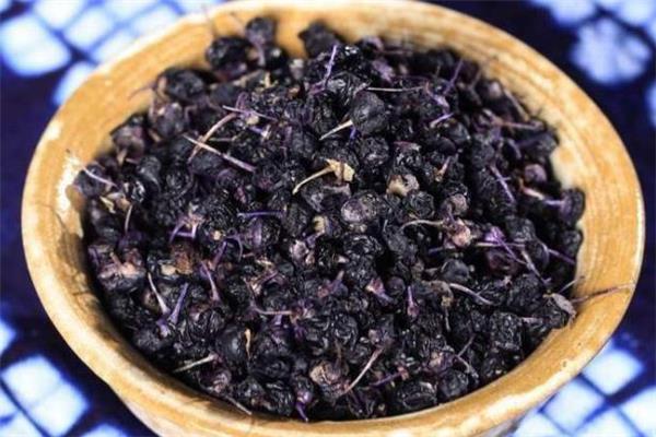 黑枸杞可以和茉莉一起泡吗 黑枸杞茉莉花茶泡法