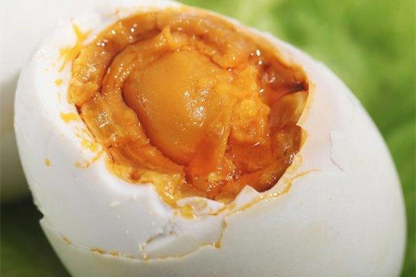 咸鸭蛋咸了怎么处理变淡 咸鸭蛋咸了之后怎么保存的好 咸鸭蛋咸了怎么处理变淡 咸鸭蛋咸了之后怎么保存的好