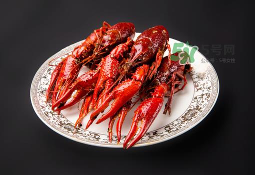 麻辣小龙虾和西瓜能一起吃吗?麻辣小龙虾和西瓜一起吃会中毒吗? 麻辣小龙虾和西瓜能一起吃吗?麻辣小龙虾和西瓜一起吃会中毒吗?