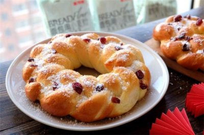 ​面包发霉了还能吃吗 面包发霉了吃了怎么办