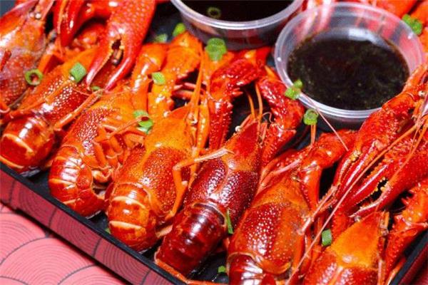 小龙虾用盐水泡会死吗 小龙虾用盐水泡多久 小龙虾用盐水泡会死吗 小龙虾用盐水泡多久