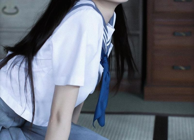 女人暗恋你才会释放出这3个信号(女人暗恋你会给你5个信号)