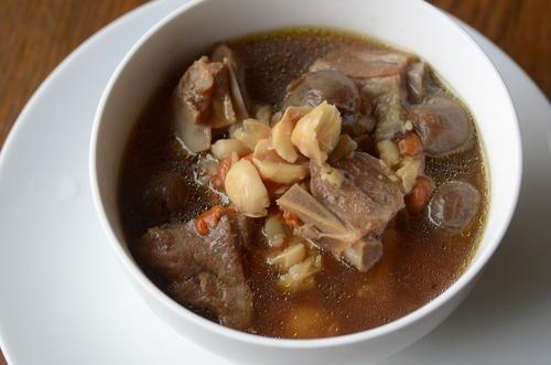 花生排骨汤怎么做好吃 花生排骨汤的做法 花生排骨汤怎么做好吃 花生排骨汤的做法