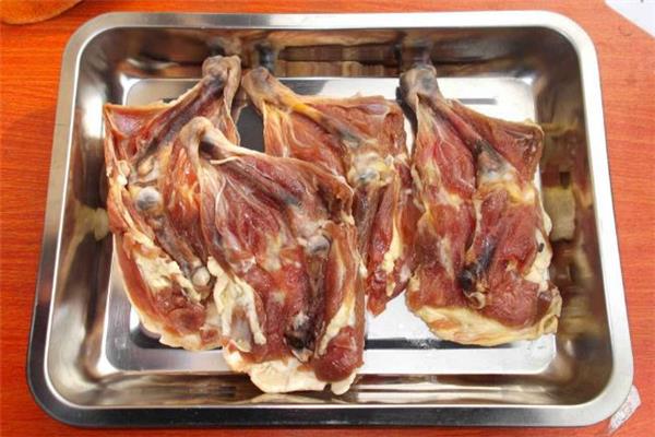 腊鸡腿可以多吃吗 腊鸡腿吃多了会怎么样