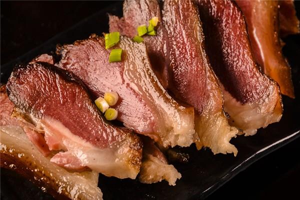 腊肉的皮很硬怎么处理 腊肉有营养吗 腊肉的皮很硬怎么处理 腊肉有营养吗