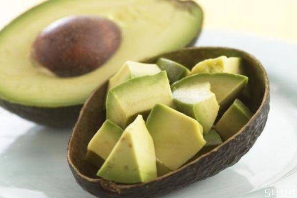 牛油果里面是什么样的 牛油果里面的核能吃吗 牛油果里面是什么样的 牛油果里面的核能吃吗