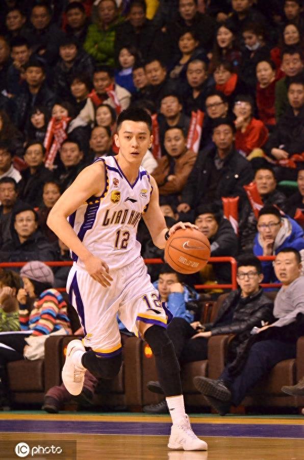 择一城终老！杨鸣宣布退役 回顾辽篮功勋队长生涯