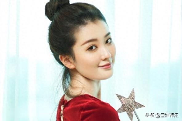 杨洋喜欢的女人浮出水面？原来背景如此强大，不愧为国民第一帅哥