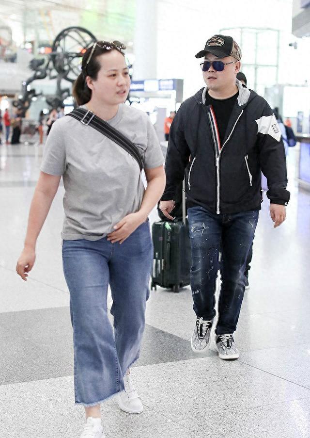 岳云鹏和妻子同行秀恩爱,有这样的妻子,小岳岳也太幸福了吧