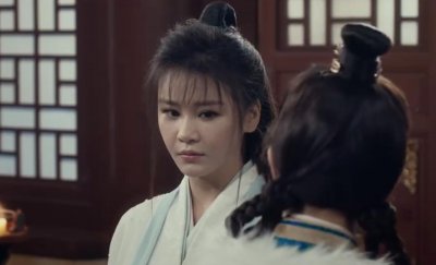 ​从模特到晶女郎，演过《古剑奇谭》，在新版《倚天》演周芷若被嘲