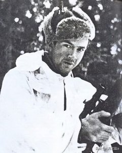 ​98天消灭542名敌军，半张脸被打掉依旧生还白色死神西蒙·海耶