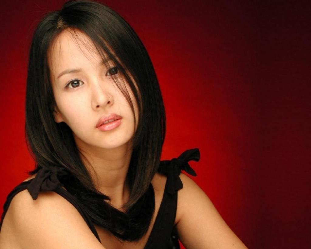 韩国性感女星赵汝贞