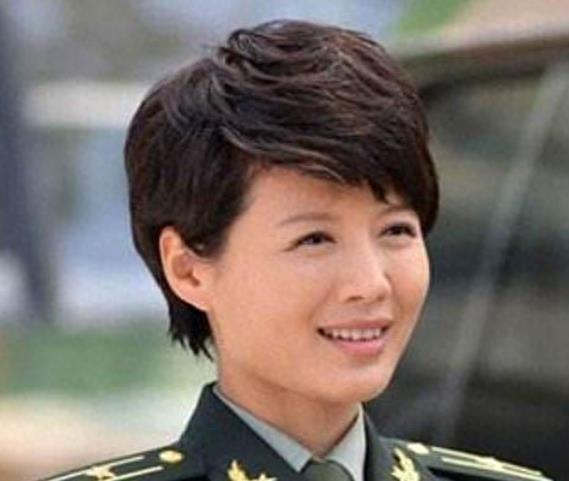 程愫丈夫傅程鹏,为追求当红女星抛弃15年发妻,多年恩爱都是假的