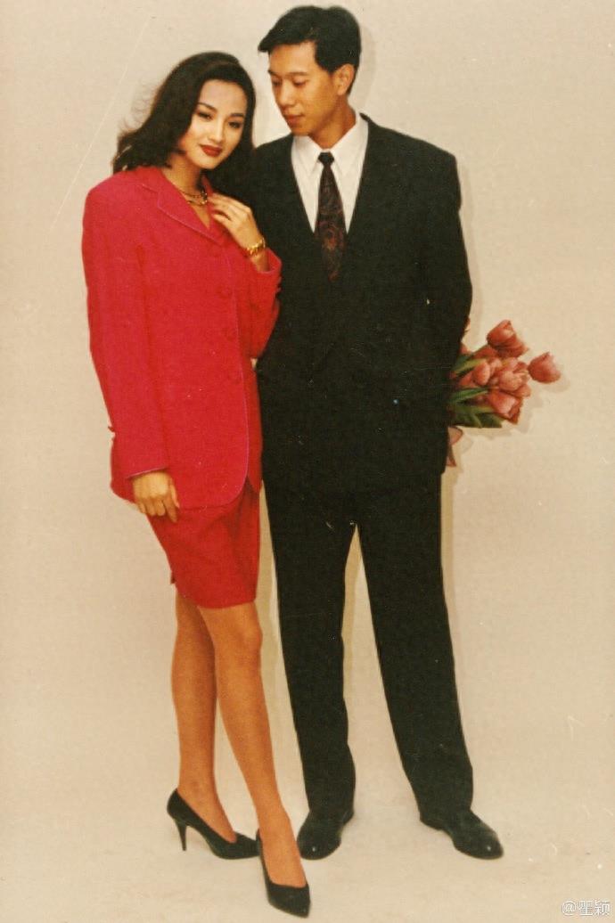 瞿颖晒25年前摩登旧照,网友猛赞年轻时的瞿颖太美了