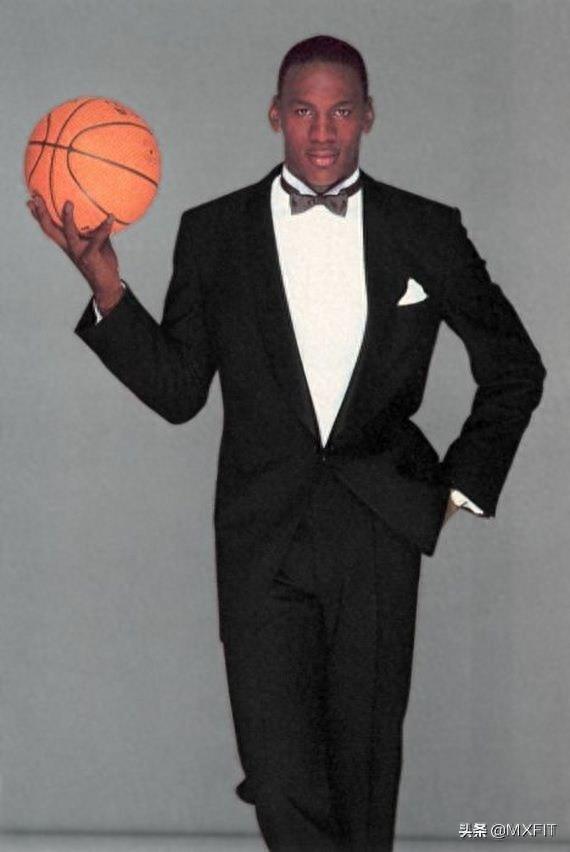 篮球之神乔丹罕见的43张图片,第七张绅士风度炸裂