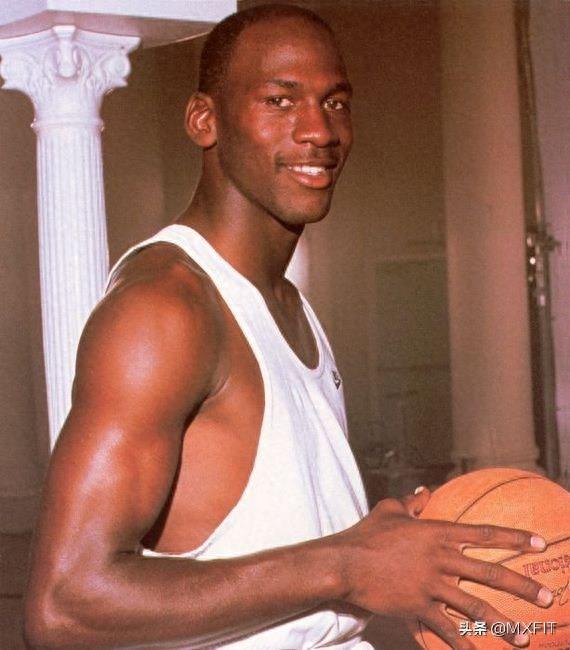 篮球之神乔丹罕见的43张图片,第七张绅士风度炸裂