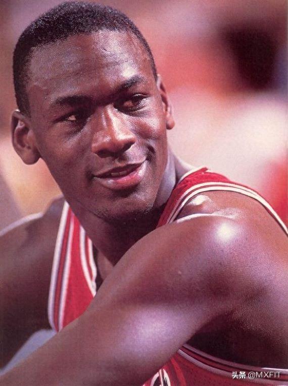 篮球之神乔丹罕见的43张图片,第七张绅士风度炸裂