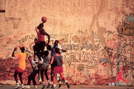 篮球之神乔丹罕见的43张图片,第七张绅士风度炸裂