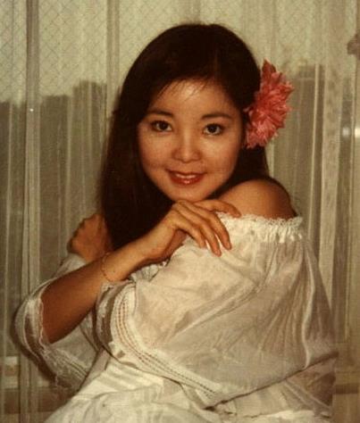 一组邓丽君罕见珍藏照:婉约迷人雍容华贵 古典气质美的令人窒息