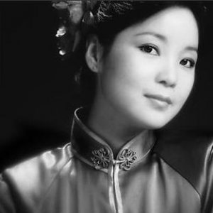 ​一组邓丽君罕见珍藏照：婉约迷人雍容华贵 古典气质美的令人窒息