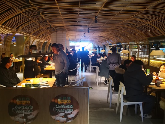 郑州国贸360实拍:除了海底捞,还有一个“排队王”!