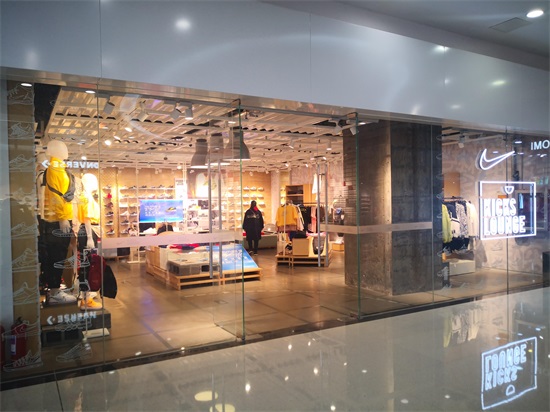 郑州国贸360实拍:除了海底捞,还有一个“排队王”!