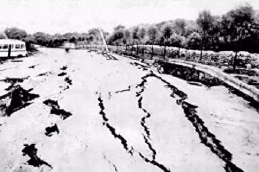 39张图,告诉你1976年7月28日真实的唐山大地震