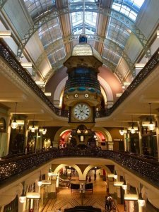 ​房地产评估师是做什么的？报报价格就是一个合格的评估师了？