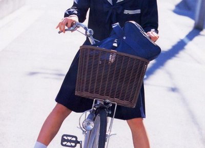 ​晚上睡不着想看点刺激的为什么？