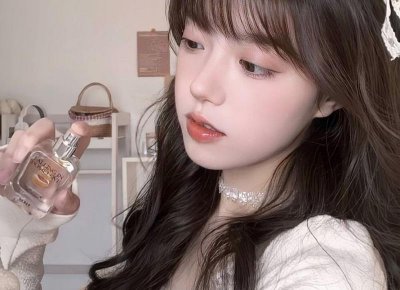 ​男生一直拿女生手蹭他的胡子是否过分