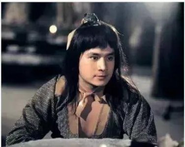 ​影星傅声：20岁窜红，28岁命丧街头，歌坛天后为他守寡一生